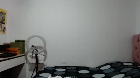 Alia  online show from 11/18/25, 12:42