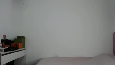 Snapshot of alia054 chatting on 04/07/26, 12:49 Alia online show from 04/07/26, 12:49