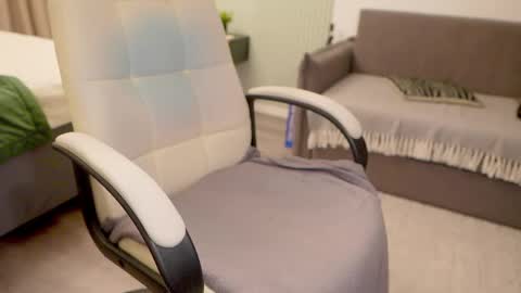 Ali online show from 03/06/25, 01:37