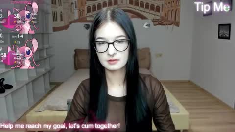 Snapshot of alicamoons chatting on 09/26/25, 11:25 Alica online show from 09/26/25, 11:25