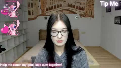 Snapshot of alicamoons chatting on 09/30/25, 11:26 Alica online show from 09/30/25, 11:26