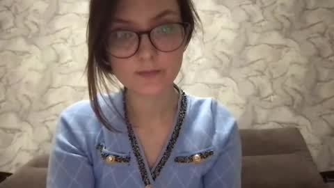 alice00777 online show from 11/18/25, 06:01