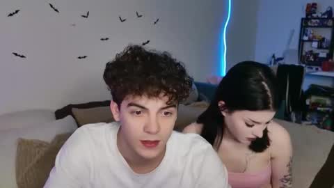 Snapshot of alice118james chatting on 10/29/25, 02:58 alice and james online show from 10/29/25, 02:58