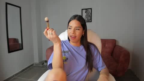 Snapshot of alice23jones chatting on 02/06/25, 08:02 Alice online show from 02/06/25, 08:02