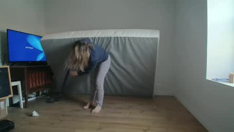 Alice online show from 02/19/25, 07:28