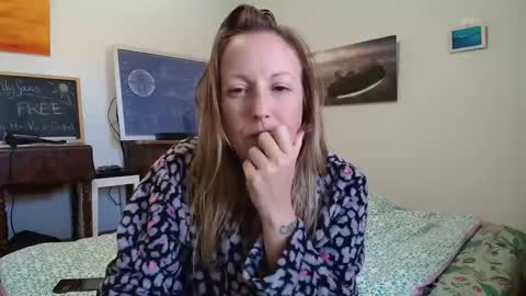 Alice online show from 10/06/25, 08:34