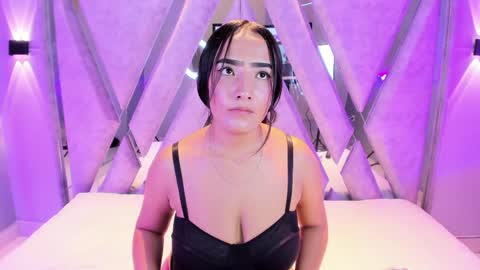 Snapshot of alice_26__ chatting on 05/19/26, 07:42 alice_26__ online show from 05/19/26, 07:42
