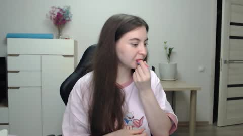 Alice online show from 11/03/25, 05:47