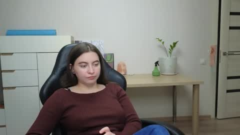 Snapshot of alice_________________________ chatting on 03/21/26, 06:44 Alice online show from 03/21/26, 06:44