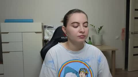 Snapshot of alice_________________________ chatting on 03/22/26, 04:21 Alice online show from 03/22/26, 04:21