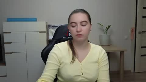 Snapshot of alice_________________________ chatting on 03/24/26, 03:17 Alice online show from 03/24/26, 03:17