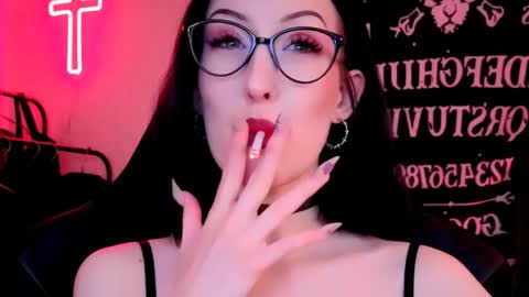 Snapshot of alice___mistress chatting on 05/02/26, 01:05 Miss Alice online show from 05/02/26, 01:05