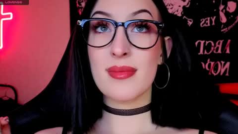 Snapshot of alice___mistress chatting on 05/22/26, 09:09 Miss Alice online show from 05/22/26, 09:09
