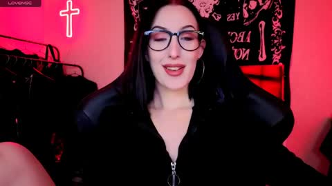 Snapshot of alice___mistress chatting on 05/31/26, 03:04 Miss Alice online show from 05/31/26, 03:04