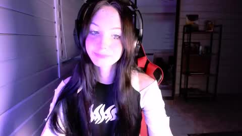 Snapshot of alice__aris chatting on 02/27/25, 03:26 Alice Aris online show from 02/27/25, 03:26