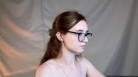 Snapshot of alice_alarcon chatting on 11/06/25, 12:50 Hey Im Alice online show from 11/06/25, 12:50