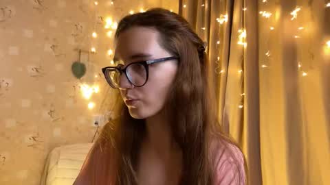 Snapshot of alice_alarcon chatting on 11/28/25, 09:50 Hey Im Alice online show from 11/28/25, 09:50