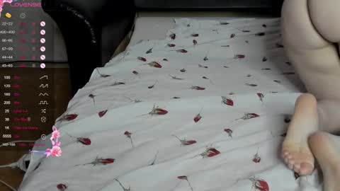 Snapshot of alice_allens chatting on 12/21/25, 10:11 Alice online show from 12/21/25, 10:11