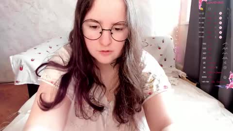 Snapshot of alice_allens chatting on 03/18/26, 06:38 Alice online show from 03/18/26, 06:38