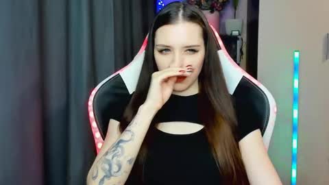 Snapshot of alice_bailey chatting on 09/13/25, 02:17 Alice online show from 09/13/25, 02:17