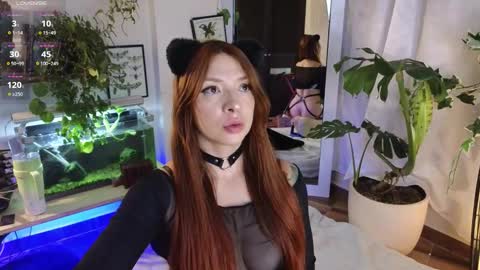 Snapshot of alice_baudelaire chatting on 10/27/25, 12:58 Alicia online show from 10/27/25, 12:58