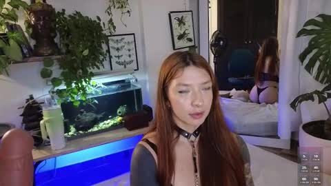 Snapshot of alice_baudelaire chatting on 11/15/25, 01:36 Alicia online show from 11/15/25, 01:36