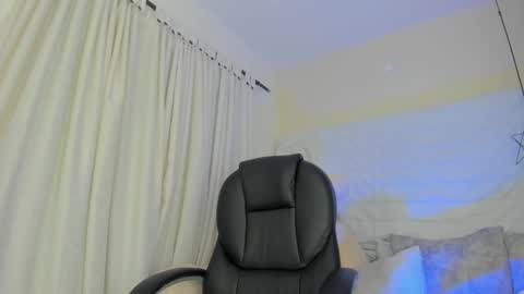 alice_brownnn online show from 02/23/25, 07:55