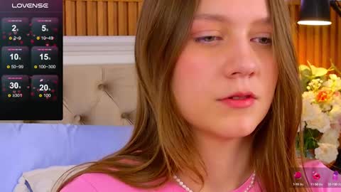 Snapshot of alice_charmy chatting on 02/23/25, 11:33 Alice in Wonderland online show from 02/23/25, 11:33