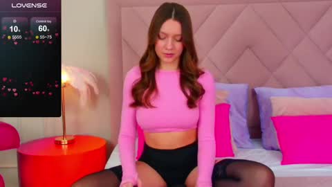 Snapshot of alice_charmy chatting on 02/25/25, 12:03 Alice in Wonderland online show from 02/25/25, 12:03