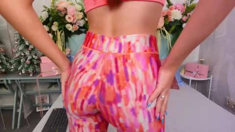 Snapshot of alice_charmy chatting on 12/19/25, 05:31 Alice in Wonderland online show from 12/19/25, 05:31