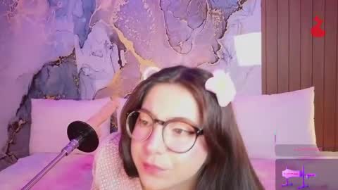 Snapshot of alice_cute77 chatting on 05/27/26, 02:25 Mey online show from 05/27/26, 02:25