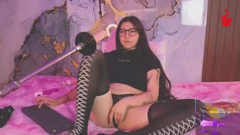 Snapshot of alice_cute77 chatting on 06/02/26, 06:43 Mey online show from 06/02/26, 06:43