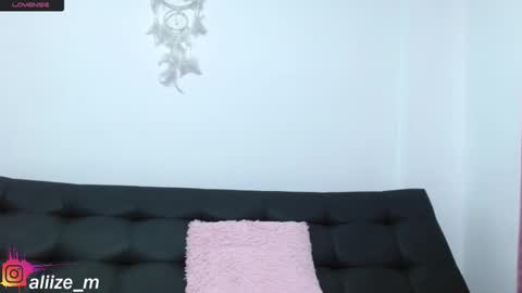 Snapshot of alice_dussan_ chatting on 10/23/25, 07:01 alice online show from 10/23/25, 07:01