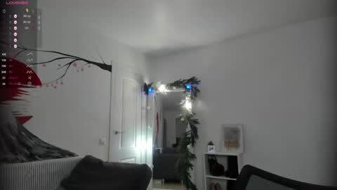 Snapshot of alice_ginger chatting on 12/28/24, 02:10 Hello im Alice online show from 12/28/24, 02:10