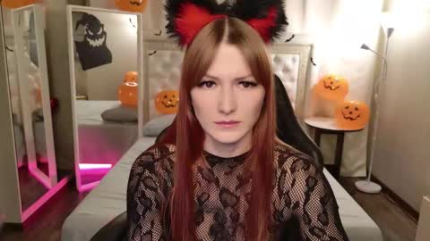 Snapshot of alice_gold__ chatting on 10/31/25, 02:12 Ur future wife Alice 8 pm - 4 am NY time online show from 10/31/25, 02:12