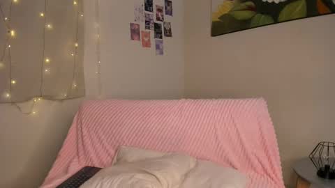 Snapshot of alice_guzman1 chatting on 02/18/25, 06:15 ALICE Alice guzman online show from 02/18/25, 06:15