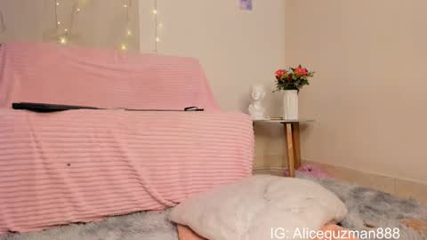 Snapshot of alice_guzman1 chatting on 03/09/25, 08:42 ALICE Alice guzman online show from 03/09/25, 08:42