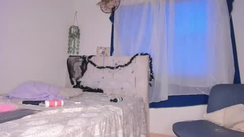 Snapshot of alice_guzman1 chatting on 10/30/25, 09:15 ALICE Alice guzman online show from 10/30/25, 09:15