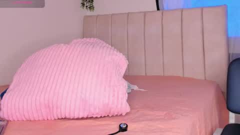 Snapshot of alice_guzman1 chatting on 11/16/25, 04:23 ALICE Alice guzman online show from 11/16/25, 04:23