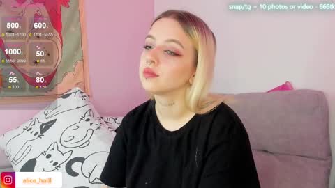 Snapshot of alice_halle chatting on 03/05/25, 04:13 alice_halle online show from 03/05/25, 04:13