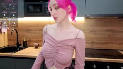 Snapshot of alice_in_chaturland_ chatting on 03/19/26, 02:43 Alice online show from 03/19/26, 02:43