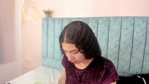 Snapshot of alice_martinez_ chatting on 01/30/25, 04:06 alice and amber online show from 01/30/25, 04:06