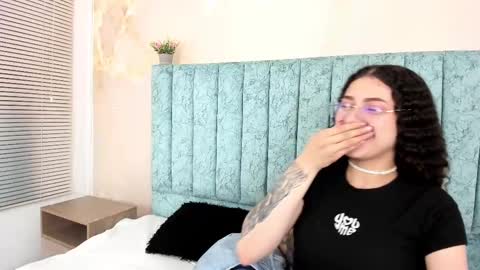 Snapshot of alice_martinez_ chatting on 02/11/25, 10:04 alice and amber online show from 02/11/25, 10:04