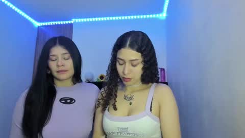 Snapshot of alice_martinez_ chatting on 02/26/25, 08:11 alice and amber online show from 02/26/25, 08:11