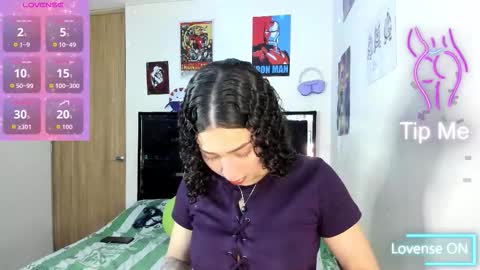 Snapshot of alice_martinez_ chatting on 11/03/25, 08:43 alice and amber online show from 11/03/25, 08:43