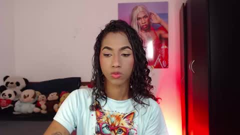 Snapshot of alice_massiel chatting on 12/01/25, 08:47 online show from 12/01/25, 08:47