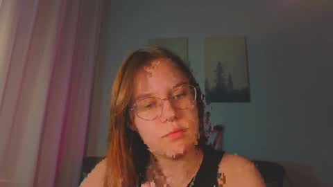 Snapshot of alice_miiiller chatting on 04/24/26, 10:50 Alice online show from 04/24/26, 10:50