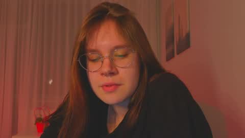 Snapshot of alice_miiiller chatting on 04/28/26, 05:40 Alice online show from 04/28/26, 05:40