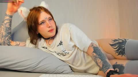 Snapshot of alice_moonshard chatting on 04/25/26, 12:19 Alice online show from 04/25/26, 12:19