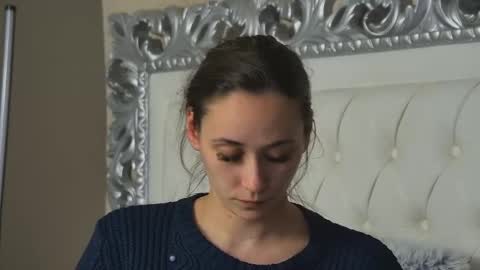 Snapshot of alice_munro chatting on 04/21/26, 08:01 AliceMunro online show from 04/21/26, 08:01